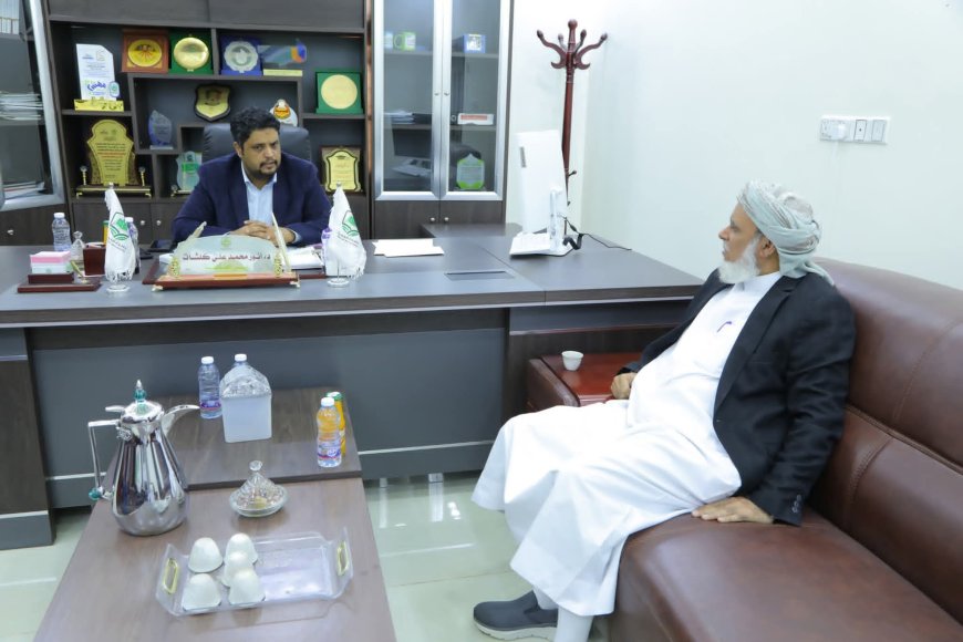 رئيس جامعة المهرة يستقبل وكيل محافظة المهرة الشيخ صالح عليان