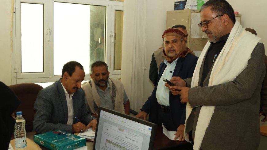 مأرب.. الخدمة المدنية بالمحافظة تفتح حافظات اثبات حضور للموظفين النازحين المتوقفة رواتبهم ومطابقة بياناتهم