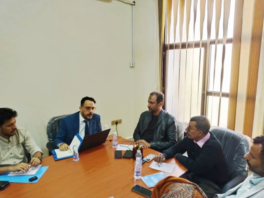 الوكيل الأول لمحافظة المهرة يترأس اجتماعًا لمناقشة أوضاع وحدة إدارة الأزمات والكوارث