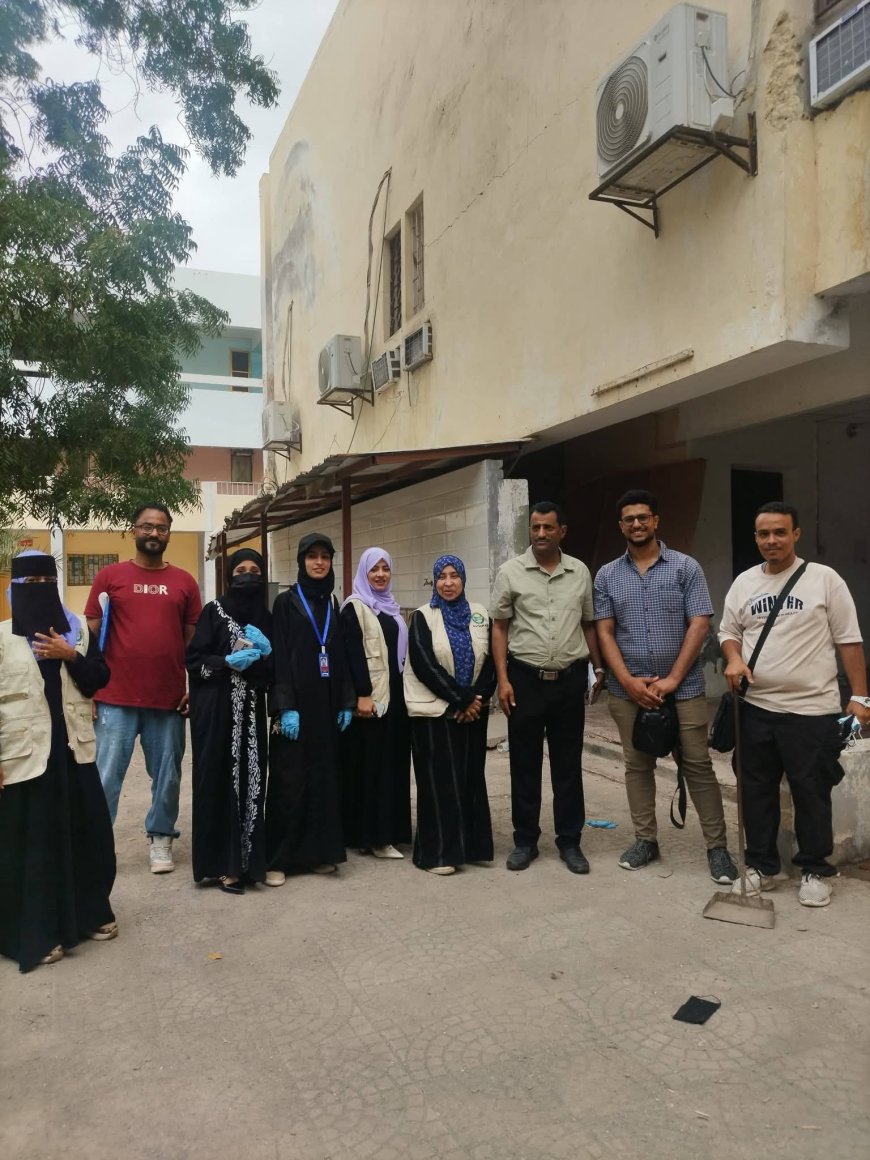 قيادة اتحاد طلاب جامعة عدن تشارك في فعالية توعوية حول النظافة والتشجير بكليتي الآداب والإعلام