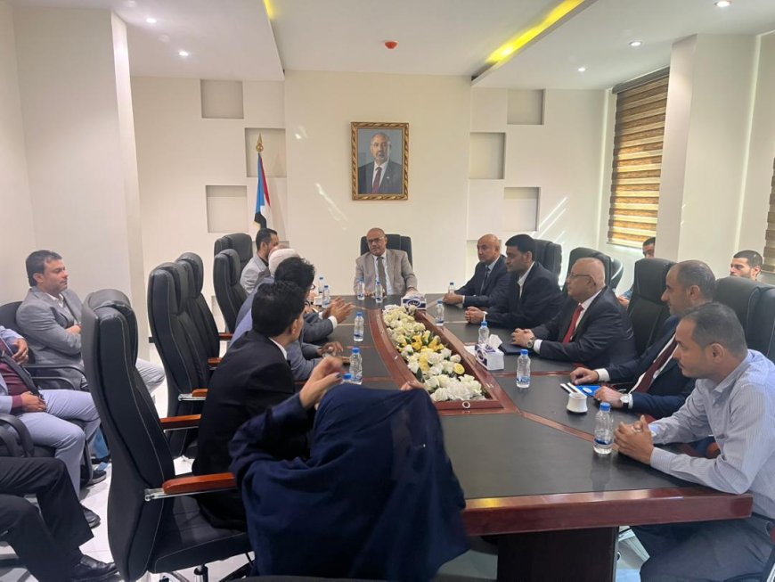 الوزير باذيب يترأس اجتماع مجلس وزارة الاتصالات لمناقشة تقارير الأداء ومستوى تنفيذ الخطط 