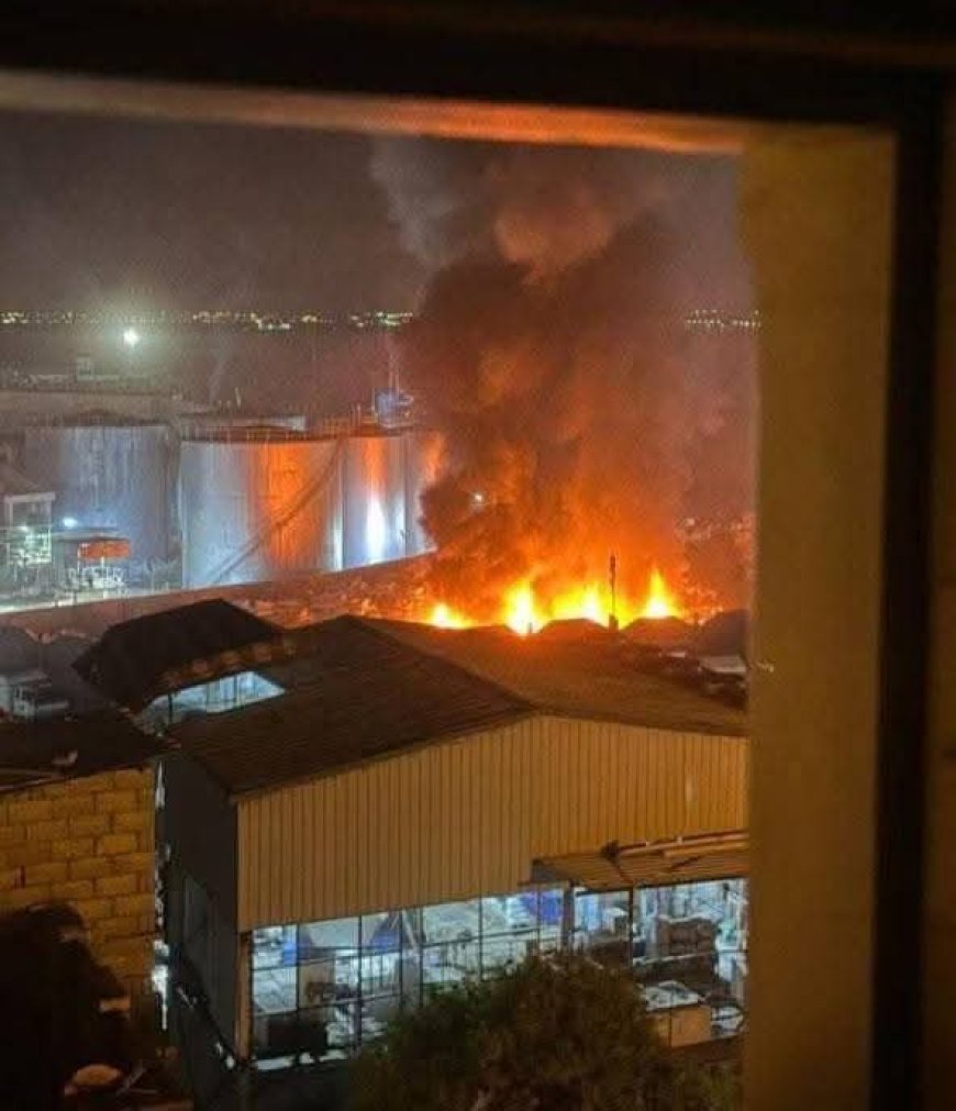 قيادة القوات المشتركة للتحالف (تحالف دعم الشرعية في اليمن): تنفيذ ضربة جوية (محدودة) استهدفت دعمًا عسكريًّا خارجيًّا بميناء (المكلا)