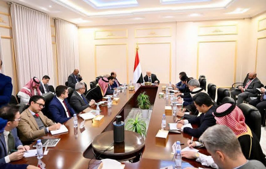 رئيس مجلس القيادة يحث المجتمع الدولي على المساهمة في ترجمة القرارات السيادية الى اجراءات عملية داخل مجلس الأمن