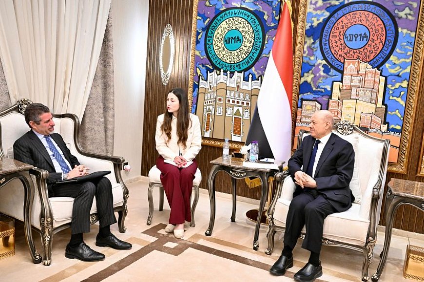 في لقائه مع السفير الأمريكي.. الرئيس العليمي: لن نقبل باختزال القضية الجنوبية في (تمثيل حصري) أو حلها بـ(قوة السلاح) 