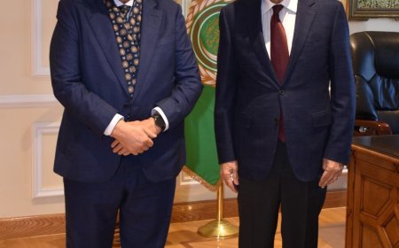 الرئيس علي ناصر محمد يلتقي بالأمين العام لجامعة الدول العربية