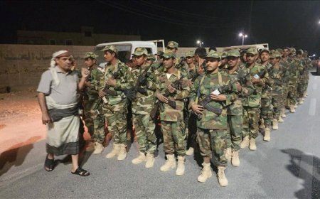 لتعزيز قبضة الأمن.. كتيبة من اللواء الثامن تصل مدينة عتق 