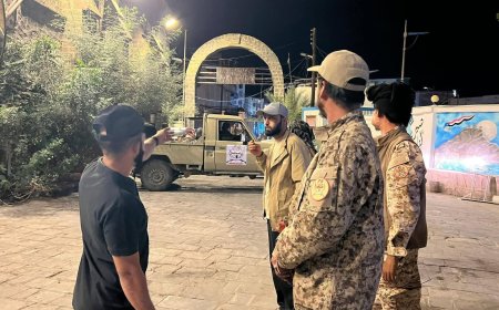 مدير عام صيرة يستقبل قوات العمالقة استعدادًا لانتشارها في المرافق والمواقع الحيوية بعدن