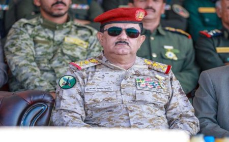 مطار عدن الدولي ينفي شائعات محاولة نجل وزير الدفاع تهريب أموال ضخمة عبر المطار 