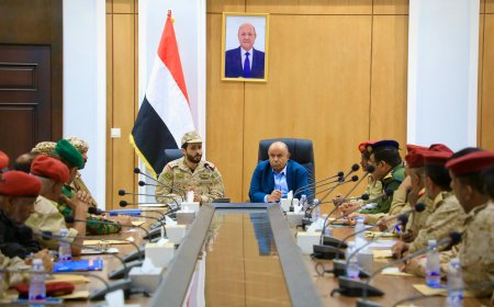 محافظ حضرموت يعقد لقاء موسعا لمناقشة مستجدات الحالة الأمنية والعسكرية وأوضاع النخبة الحضرمية ودرع الوطن بالمحافظة