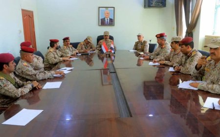 اجتماع عسكري يقر إجراءات مشددة لتأمين الطريق الدولية والمنشآت الحيوية