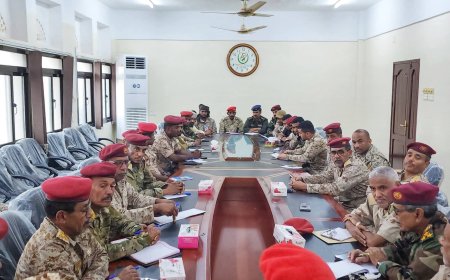 حضرموت..اجتماع استثنائي مشترك بين قيادة المنطقة العسكرية الثانية وقوات درع الوطن بالمكلا لتنسيق الجهود العسكرية والعملياتية