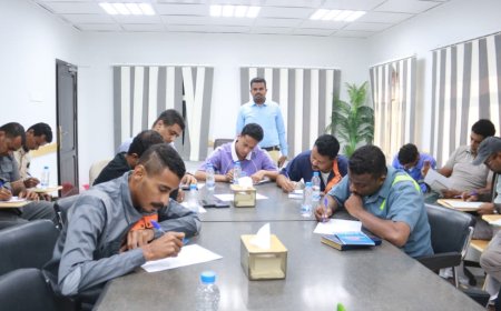 برعاية محافظ حضرموت.. تدشين دورة تصميم وتركيب وصيانة أنظمة الطاقة الشمسية بالمركز البحري بمؤسسة موانئ البحر العربي