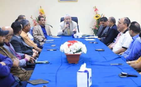 بنًاء على توجيهات الوزير البكري.. وكيل وزارة الشباب والرياضة يرأس اجتماعاً لموظفي الوزارة