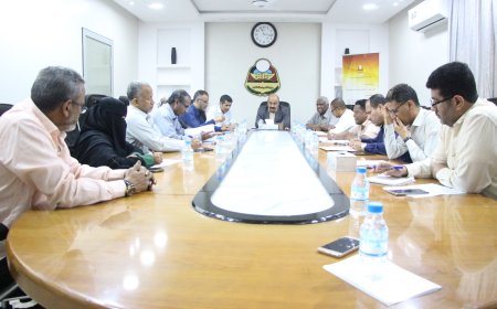 اللجنة الفرعية الإشرافية للاختبارات بمكتب تربية ساحل حضرموت تعقد اجتماعاً لها 