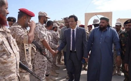 محافظ المهرة يتفقد جاهزية وحدات محور الغيضة