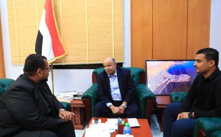 محافظ حضرموت يشيد بمشاريع مؤسسة قطرات ودورها في دعم جهود التنمية والإغاثة بالمحافظة