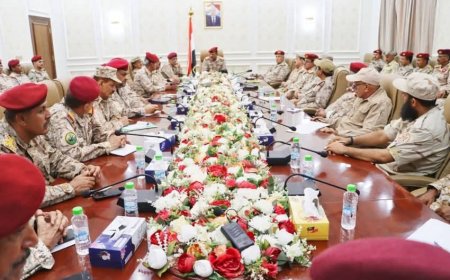 لقاء عسكري تشاوري في عدن يناقش ترتيبات تنظيم وتوحيد التشكيلات العسكرية