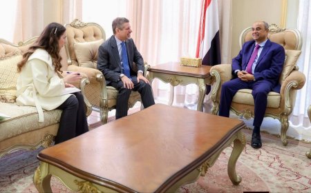 رئيس الوزراء يستقبل السفير الأميركي ويستعرض التقدم المحقق في مسار تثبيت الأمن والاستقرار