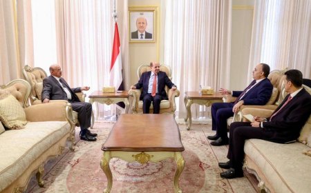 رئيس الوزراء "الزنداني" يوجّه بصرف الرواتب المتأخرة فورًا