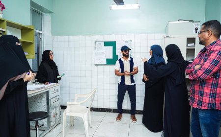 مدير صيرة يتفقد مستوى الخدمات المقدمة في المراكز الصحية بالمديرية