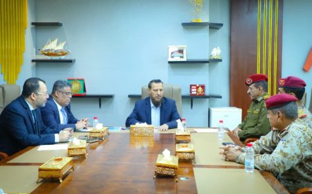 تنفيذا لأوامر التحالف العربي .. محافظ عدن يعطي توجيهاته بخصوص المعسكرات في عدن.