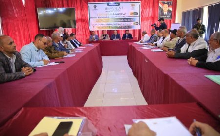 محافظ تعز يؤكد أهمية تنمية الموارد الزكوية وتعزيز آليات التحصيل.
