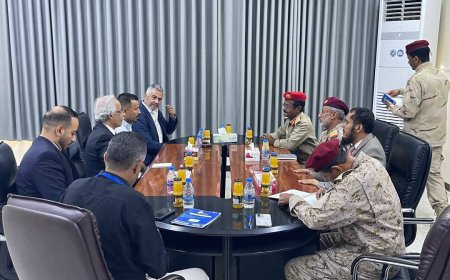 رئيس أركان المنطقة العسكرية الثانية يستقبل رئيس مستشاري الأمن والسلامة بمكتب الأمم المتحدة في اليمن لبحث جهود تأمين موظفي الأمم المتحدة والمنظمات الدولية
