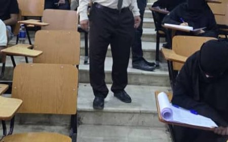 انطلاق امتحانات الفصل الدراسي الأول بكلية العلوم الإدارية بجامعة عدن