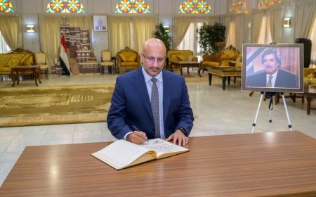 تحدث عن أبرز محطاته السياسية.. عضو الرئاسي طارق صالح يعزي في وفاة الرئيس (البيض)