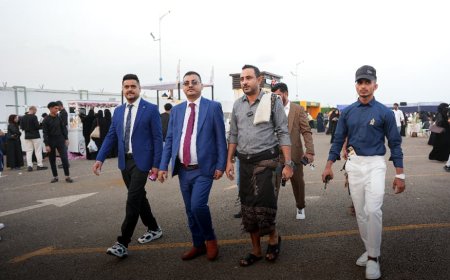 مدير عام الإدارة العامة لنظم المدفوعات بالبنك المركزي يتفقد معرض “سوق من غير كاش” ويقر تمديد فعالياته يومًا إضافيًا