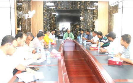 مدير عام المكلا يترأس اجتماعاً لمناقشة الخطة الرمضانية وتطوير آليات تحصيل الموارد