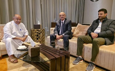 الخنبشي يلتقي محافظ البنك المركزي وقيادة كاك بنك لبحث تعزيز المصارف وضبط السوق