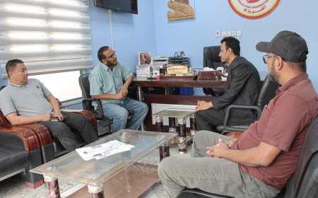 الوكيل الجيلاني يطلع على سير العمل في مصنع المكلا لتعليب الأسماك (الغويزي)