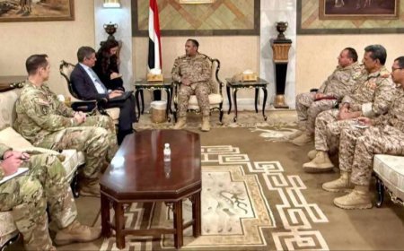 رئيس هيئة الأركان يبحث سبل التعاون الدفاعي والأمني مع سفيري أمريكا وبريطانيا