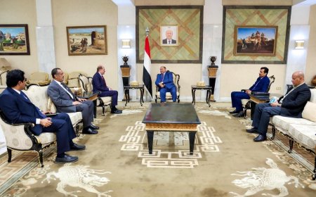 عضو مجلس القيادة الخنبشي يلتقي رئيس الوزراء ويناقش معه ملامح المرحلة القادمة وجهود تطبيع الحياة وتعزيز الاستقرار