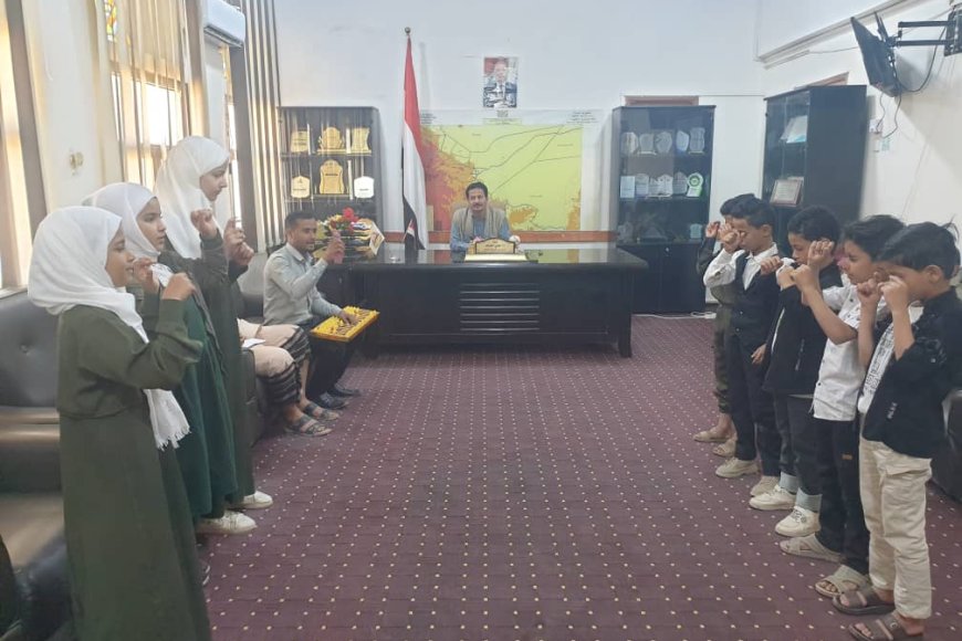 نائب وزير التربية يلتقي الطلبة الملتحقين ببرنامج تدريب الحساب الذهني بمأرب