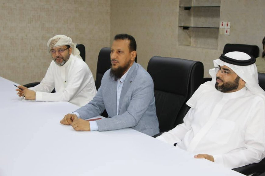 قيادة السلطة المحلية بعدن والتحالف العربي يناقشان إعادة تموضع المعسكرات خارج نطاق العاصمة&nbsp;