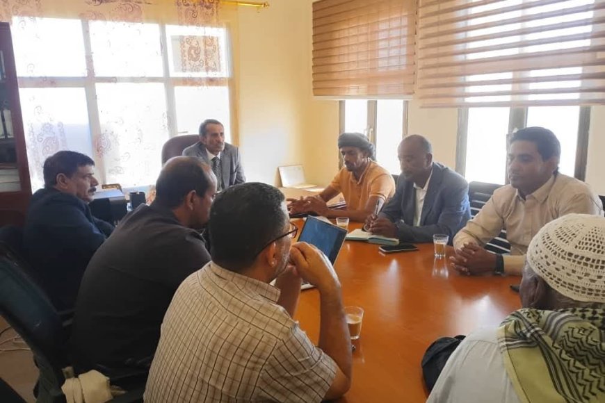 وكيل وزارة الزراعة والاسماك يلتقي ممثل مشروع الفاو في سقطرى ويناقش معه آليات تسريع تنفيذ المشاريع