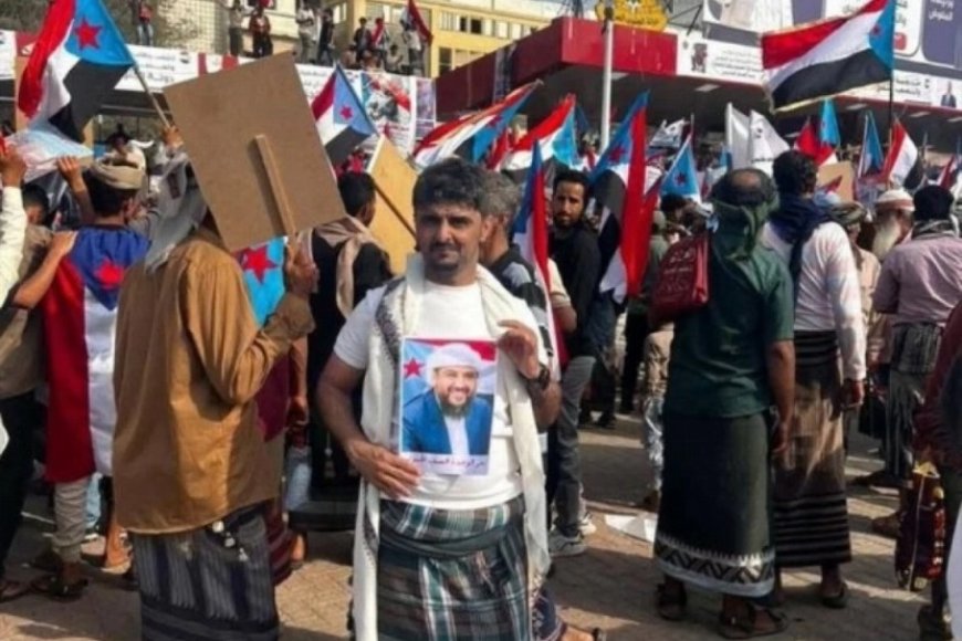 صحيفة عكاظ: (مليونية عدن) نعم لدولة الجنوب والحوار برعاية السعودية