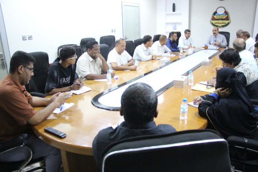 مدير تربية ساحل حضرموت يشدد على أهمية الانضباط والالتزام الوظيفي لمكتب الوزارة بالمحافظة