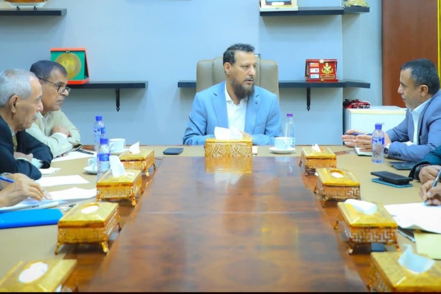 محافظ عدن يشدد على تكثيف الرقابة الميدانية وضبط الأسواق ومنع الاحتكار&nbsp;