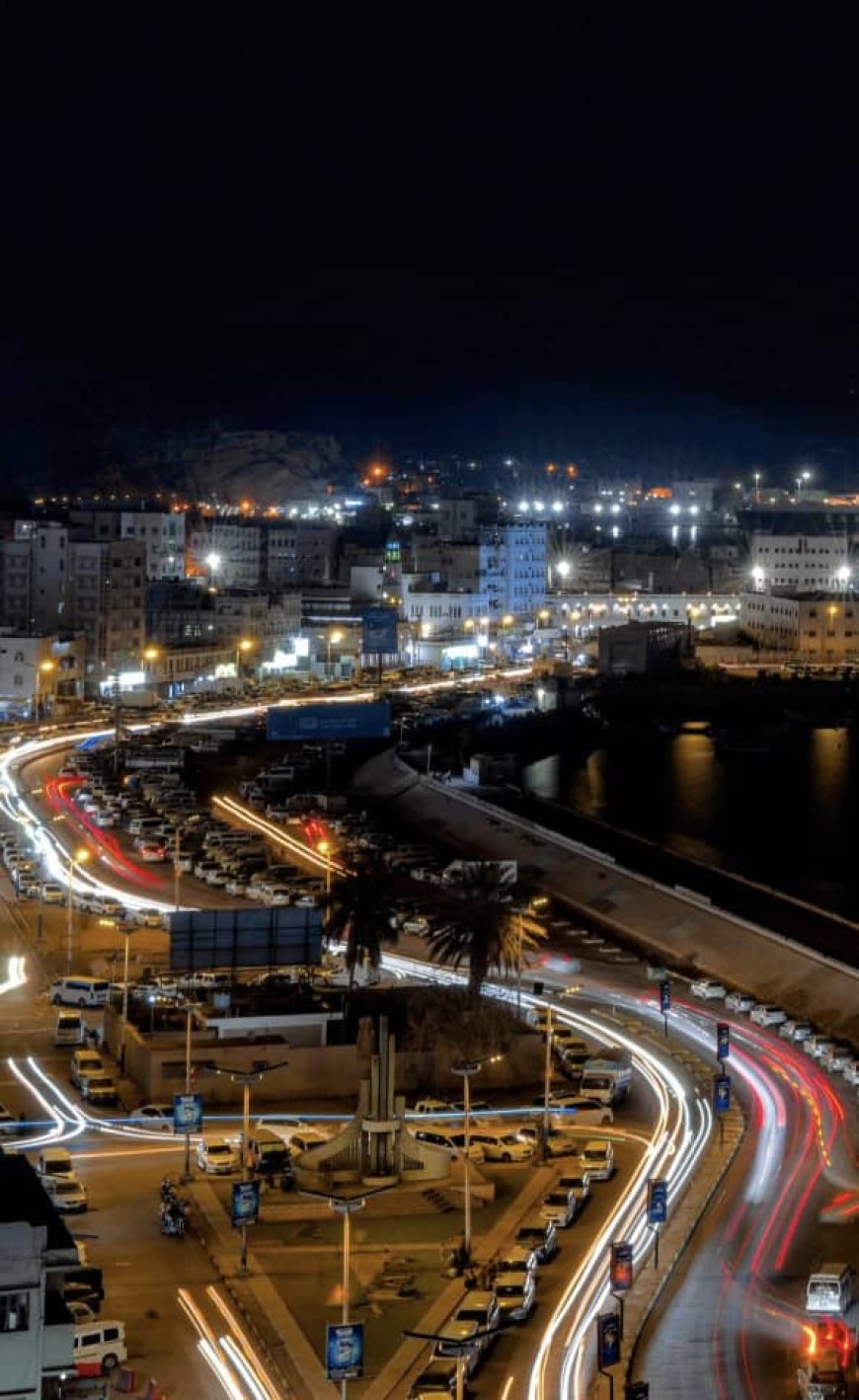 محافظ حضرموت يدعو منسوبي الأحهزة الأمنية والعسكرية وأبناء المكلا وكافة المحافظة لحماية الممتلكات والخاصة