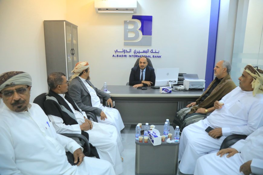 امين عام المهرة ومدير فروع بنك البسيري يفتتحان  بنك البسيري الدولي وفندق جود السياحي في الغيظة ضمن خطط تعزيز الاستثمار 