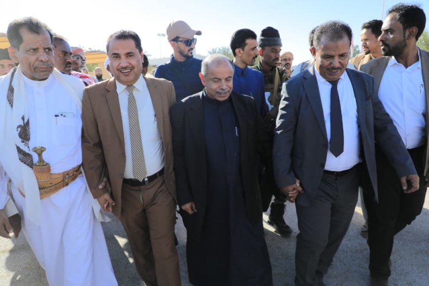 محافظ حضرموت يصل سيئون عقب نجاح عملية "استلام المعسكرات" لتأمين الوادي وتطبيع الحياة في حضرموت