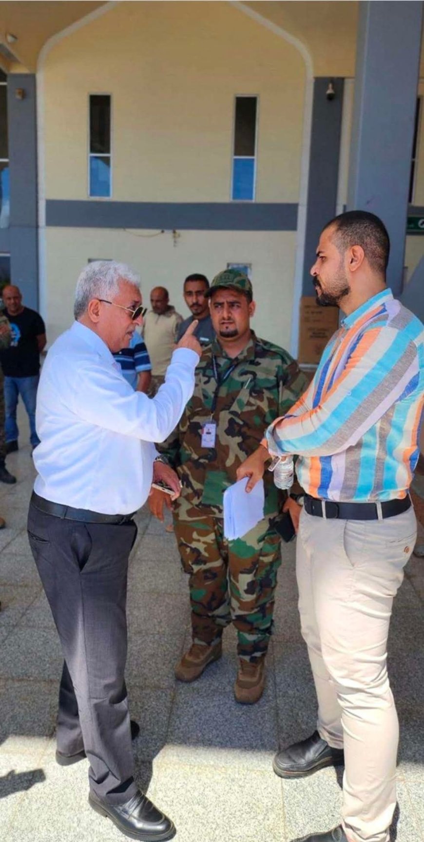 مصادر : توتر أمني في مطار عدن الدولي وإخلاء الموظفين إثر رفض تسليم المطار. 