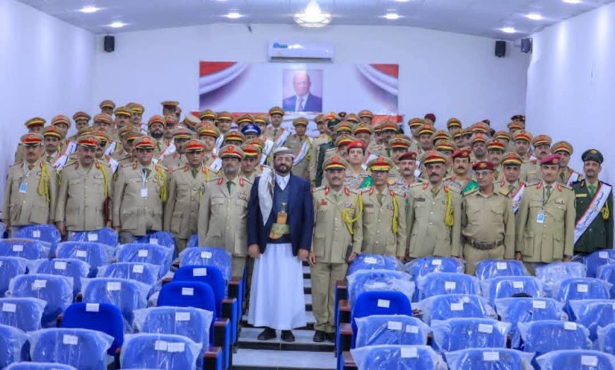 العرادة يشهد حفل تخرج دفعتين من كليتي الدفاع الوطني والقيادة والأركان