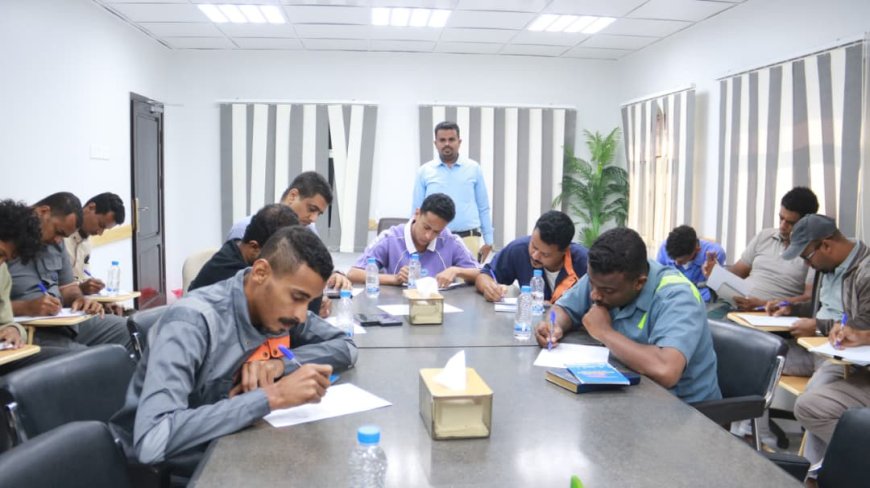 برعاية محافظ حضرموت.. تدشين دورة تصميم وتركيب وصيانة أنظمة الطاقة الشمسية بالمركز البحري بمؤسسة موانئ البحر العربي