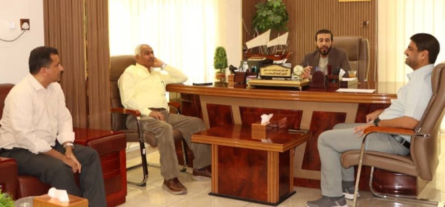 وكيل وزارة النفط يترأس اجتماعاً لقيادات "النفط" و"المصافي" و"الكهرباء" لمناقشة الاستقرار التمويني والخدمي