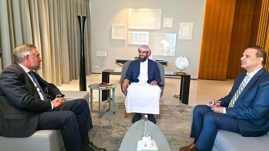 عضو مجلس القيادة الرئاسي المحرّمي يلتقي سفير الاتحاد الأوروبي لدى اليمن