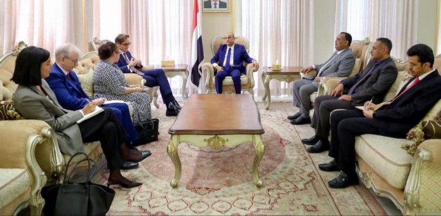 رئيس الوزراء يستقبل مسؤولاً ألمانياً ويؤكد أن الحكومة تعمل على ترجمة التطورات الإيجابية الأخيرة إلى استقرار اقتصادي وخدمي